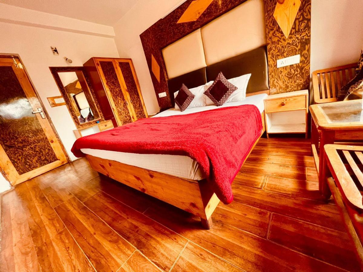 Hotel Solitaire Manali - A Few Steps From Mall Road 외부 사진