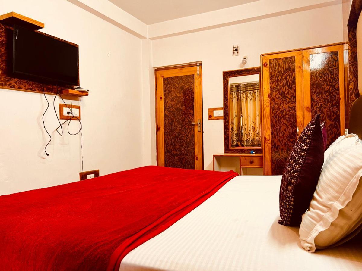Hotel Solitaire Manali - A Few Steps From Mall Road 외부 사진