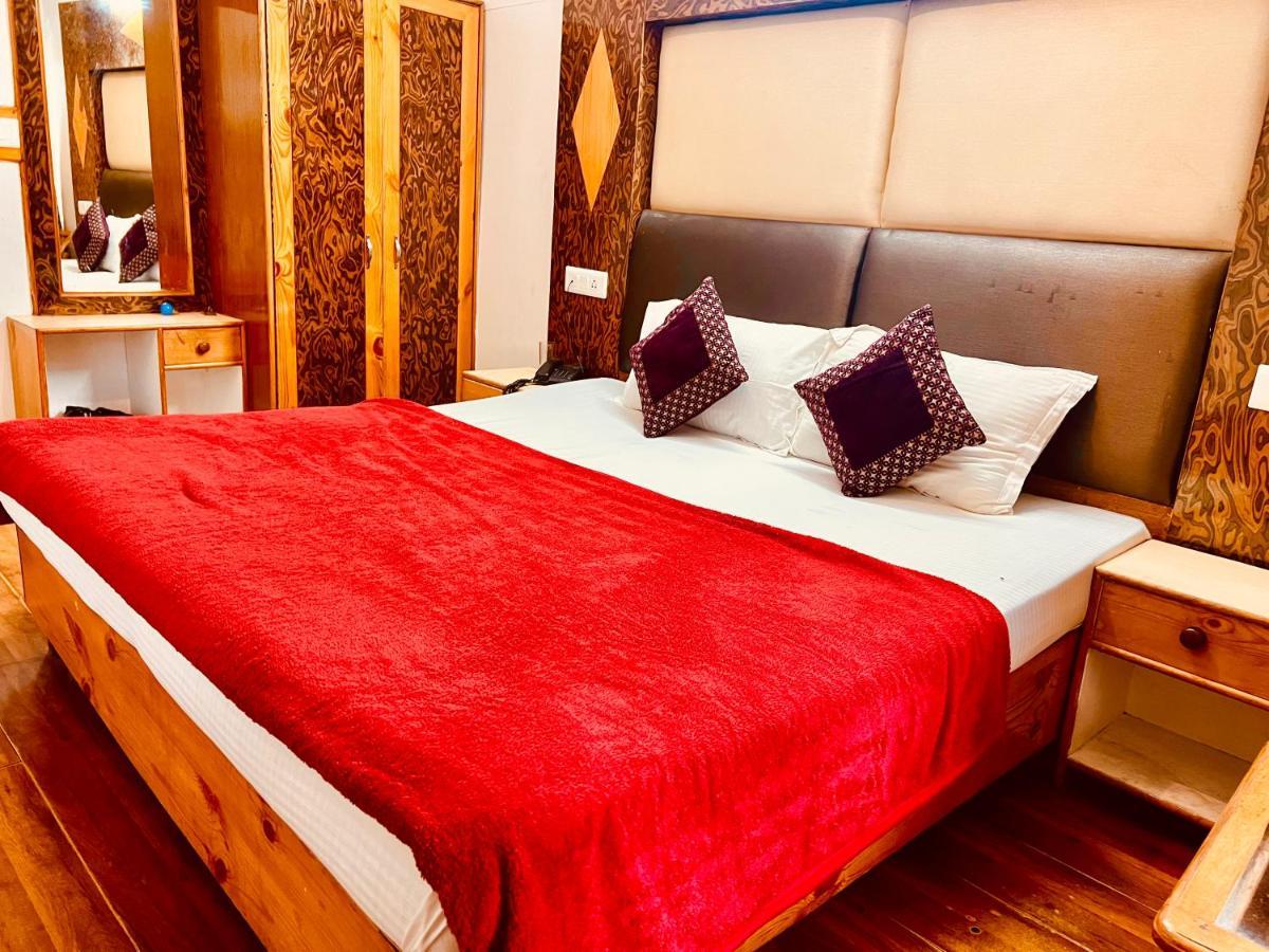 Hotel Solitaire Manali - A Few Steps From Mall Road 외부 사진