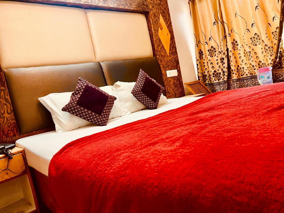Hotel Solitaire Manali - A Few Steps From Mall Road 외부 사진